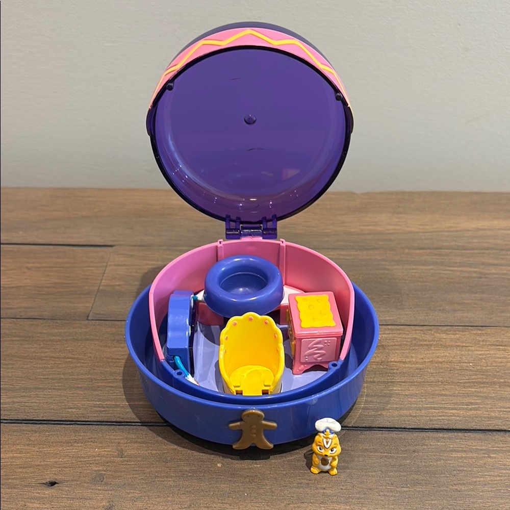 Bandai Ginger Snaps Berry Cute Go- Hats